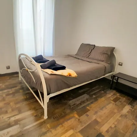 Apartment Cocon Proche Gare Et Commerces, 20 Min Champs Elysees Sartrouville