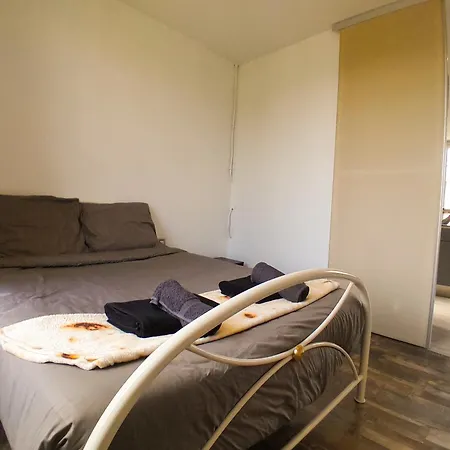 Cocon Proche Gare Et Commerces, 20 Min Champs Elysees Apartment *